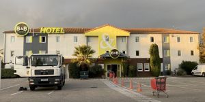 La Vitrerie Stéphanoise, équipe 3 hôtels B&B, en paroi de douche sur mesure